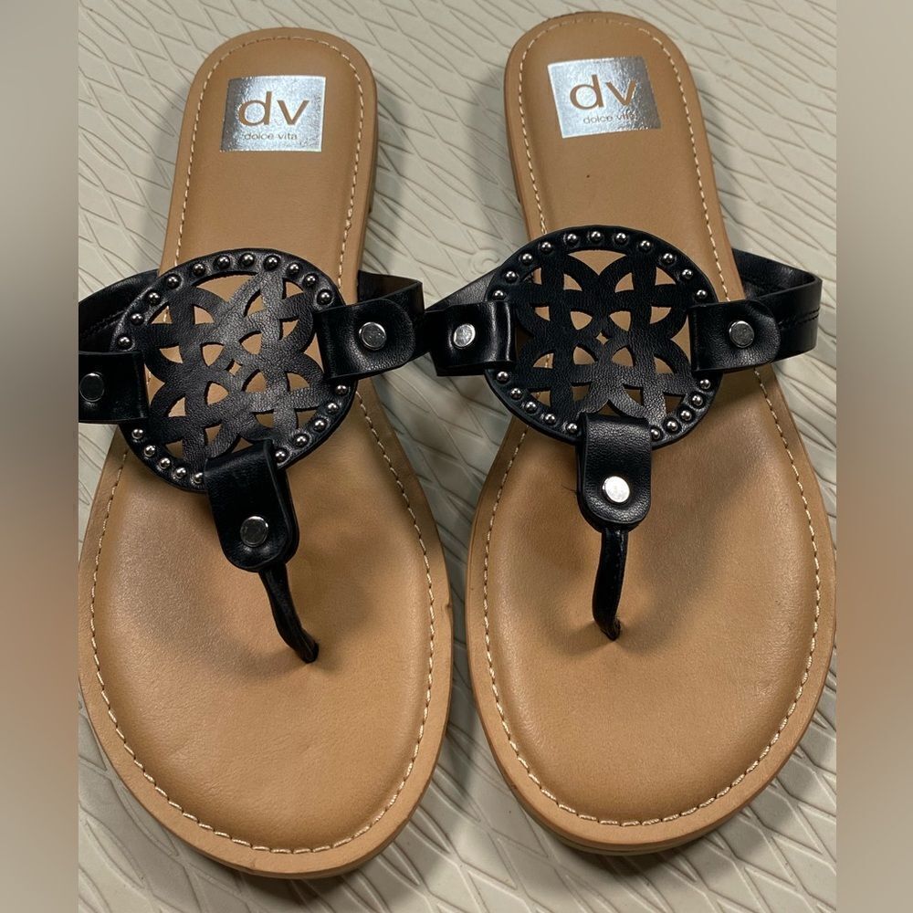 NWT DV by Dolce Vita Women’s Medallion Black Thong Flip Flop Sandals - Size 6 - Picture 9 of 9
